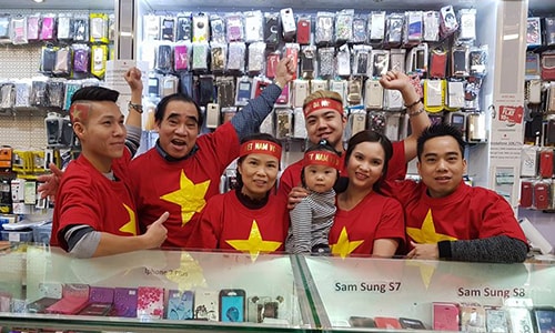 Người Việt 5 châu thổn thức cùng tuyển U23 trước trận chung kết