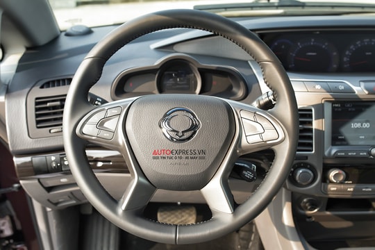 6 chức năng trên ô tô tài xế mới thường ít chú ý