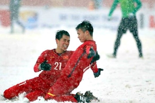 Tại sao không “ba keo, mèo cắm cổ”? 