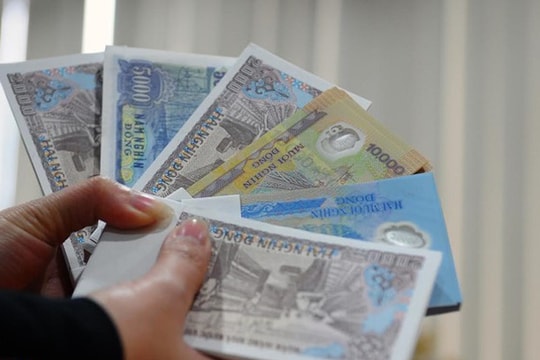 Chợ đen vẫn ầm ầm đổi tiền lẻ, ngân hàng kêu khan hiếm
