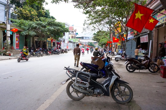 Kiểm tra công tác giải tỏa vi phạm hành lang giao thông tại Kỳ Sơn