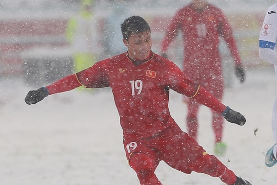 Khả năng tiền vệ Quang Hải sang nước ngoài thi đấu rất cao