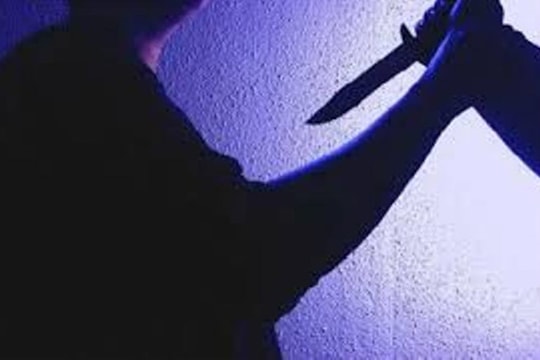 Nghi ngờ vợ “cắm sừng”, dùng dao đâm “tình địch” thương tích