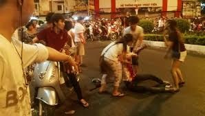 Bị đâm chết vì câu trêu đùa dù người mẹ đã van xin tha mạng