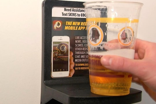 Sinh viên phát minh chiếc kệ nhỏ, kiếm 2 triệu USD/năm