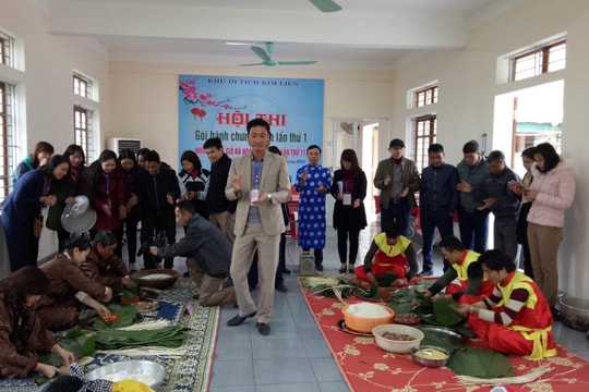 Hội thi gói bánh chưng nhân ngày giỗ Bà Hoàng Thị Loan 