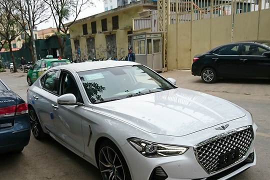 Đối thủ Mercedes C-Class xuất hiện tại Việt Nam