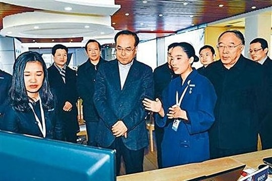 Lộ diện người tình tặng long bào cho cựu Bí thư Trùng Khánh