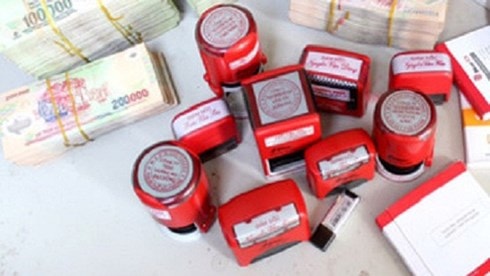 Bắt nhóm bán hóa đơn GTGT thu lợi bất chính hàng nghìn tỷ đồng