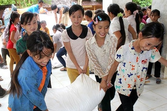 Giao lưu trực tuyến tìm giải pháp chấm dứt tình trạng học sinh bỏ học lấy chồng