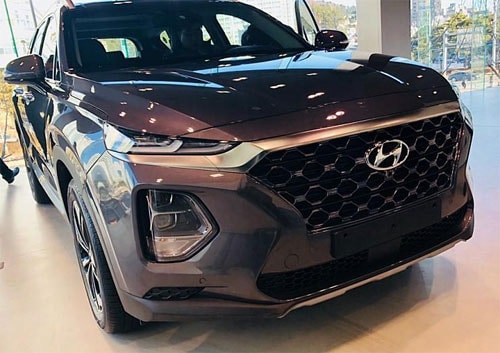 Hyundai Santa Fe thế hệ mới xuất hiện ở showroom