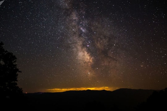 Nhà thiên văn Hà Lan chụp ảnh vệ tinh Liên Xô với lò hạt nhân trên bầu trời