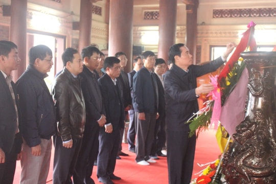 Đoàn đại biểu Tổng Cục đường bộ dâng hương tại Khu Di tích Truông Bồn