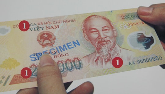 Soi dãy số seri trên tờ tiền có biết được tiền giả hay thật?
