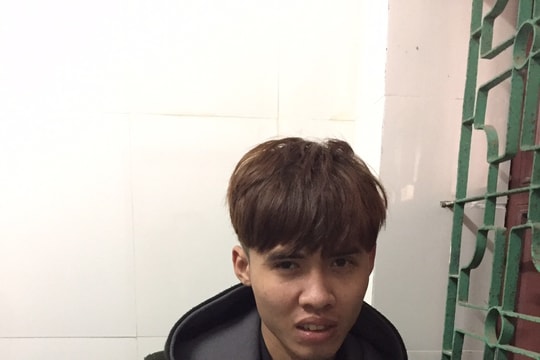 Thanh niên Nghệ An đập kính ôtô trộm 100 triệu đồng ra Hà Nội chơi game