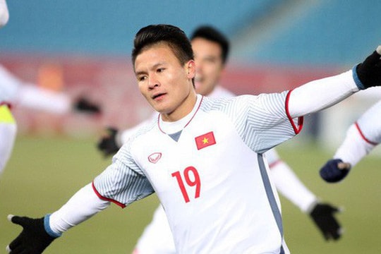 Quang Hải bị Safawi Rasid nẫng mất giải Cầu thủ trẻ xuất sắc nhất Đông Nam Á