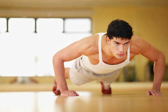 7 bài tập tại nhà giúp đàn ông dẻo dai trong ngày Tết