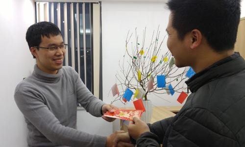 Chọn người hợp tuổi để xông đất, mở hàng đầu năm 2018 