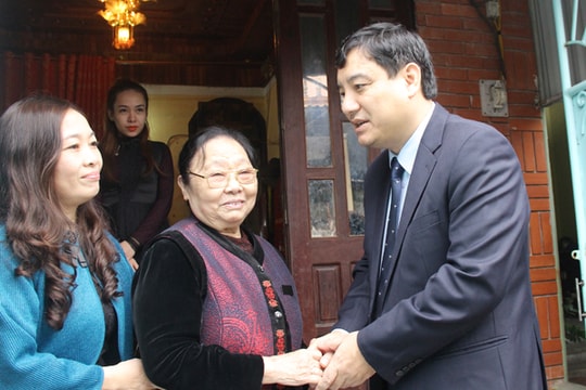 Đồng chí Nguyễn Đắc Vinh thăm, chúc Tết văn nghệ sỹ, trí thức tiêu biểu