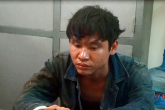 Gần Tết, thanh niên vào tiệm vàng cướp giật