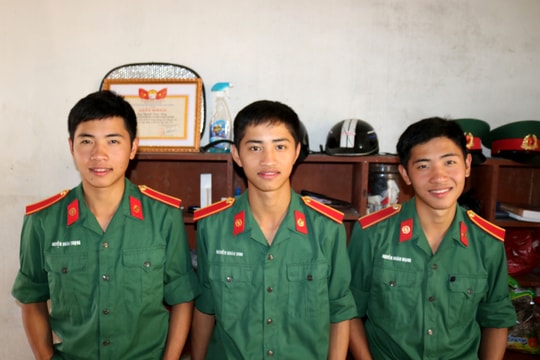  Tết của ba anh em sinh 3 sau nửa năm quân ngũ