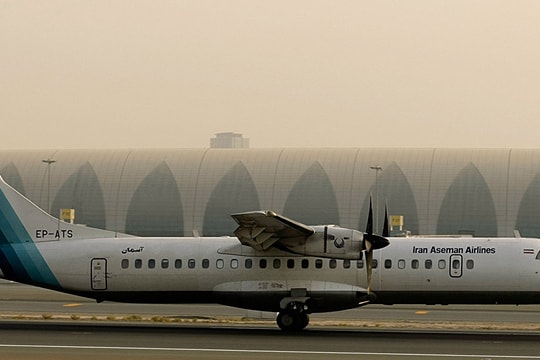 Rơi máy bay tại Iran, hơn 60 người thiệt mạng