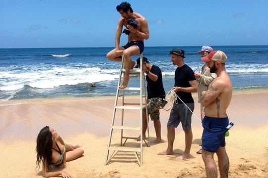 Hơn 50 chân dài tiết lộ mặt tối cay đắng của nghề mẫu