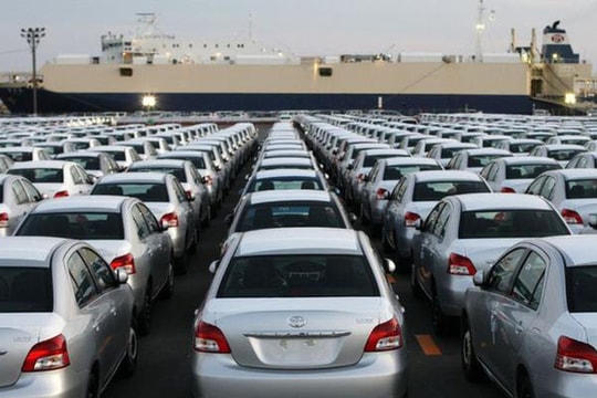 Siết kiểm tra trị giá ô tô nhập khẩu