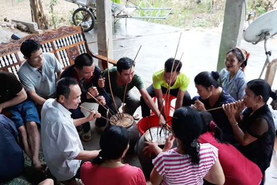 Người vùng cao xứ Nghệ mừng tiếng sấm đầu năm 