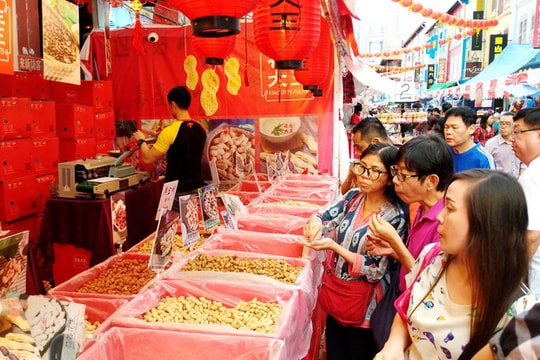 Phía sau chuyện Singapore lì xì dân vì bội thu ngân sách