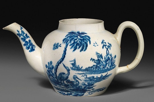 Mua ấm trà cũ nửa triệu, bán được hơn 18 tỷ đồng