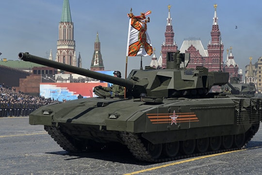 Mỹ và Châu Âu thừa nhận 'chạy theo' sau xe tăng 'Armata' của Nga