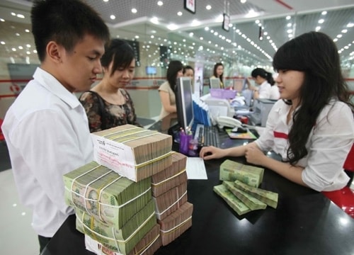 Để tránh tiền trong sổ tiết kiệm “bốc hơi“