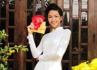 H'Hen Niê không sắm sửa dịp Tết, dành tiền làm thiện nguyện