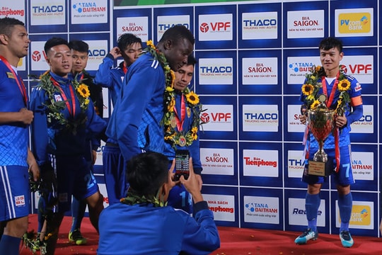 Sau trận siêu cúp, Đinh Thanh Trung muốn vô địch AFF Cup 2018
