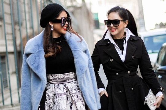 Cựu diễn viên Thủy Tiên và con gái đến Italy xem thời trang