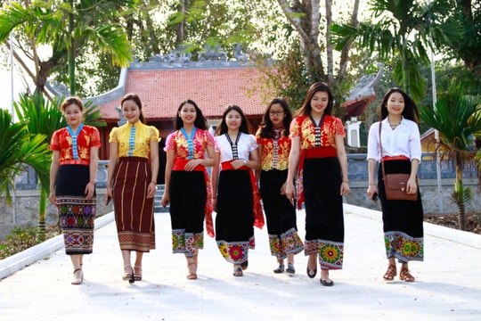 Mê hoặc hình ảnh thiếu nữ Thái Nghệ An khoe sắc 