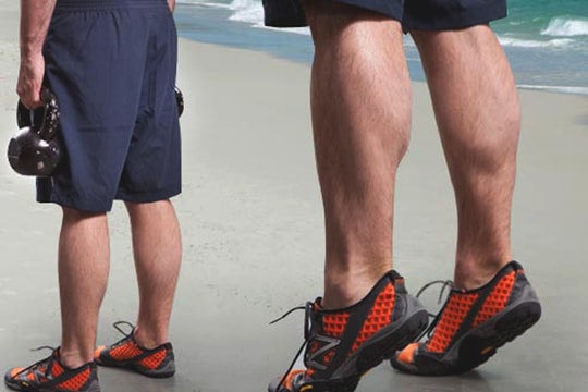 Bài tập cho đôi chân đàn ông rắn chắc