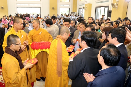 Hơn 1 vạn người về dự Đại lễ cầu quốc thái dân an