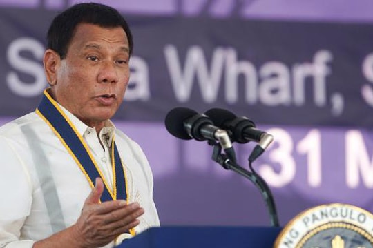 Tổng thống Philippines có thể từ chức sớm, Nga chuyển tên lửa hạt nhân về thủ đô