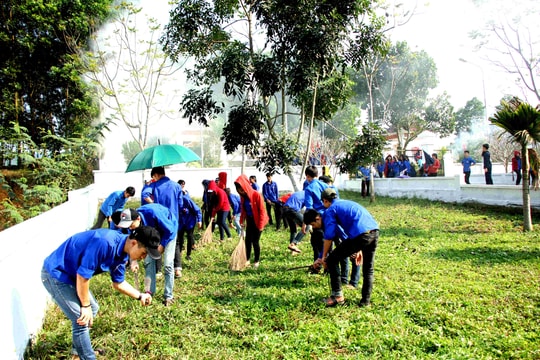 500 đoàn viên huyện Quế Phong tham gia ra quân Tháng Thanh niên 2018 