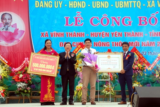 Vĩnh Thành (Yên Thành) đón bằng công nhận xã đạt chuẩn nông thôn mới
