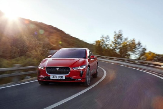 SUV điện Jaguar I-Pace sạc pin siêu nhanh và hành trình dài 480 km