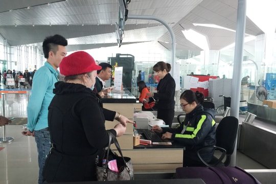 Nam thanh niên Nghệ An đột nhập máy bay Vietnam Airlines ở Vinh