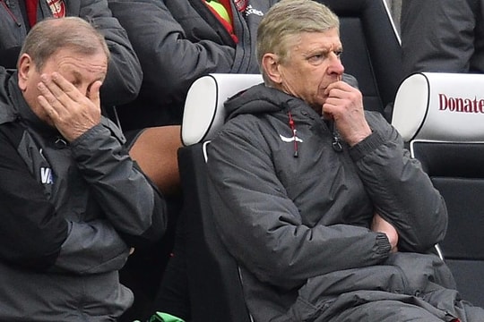 Vì sao Wenger chưa bị sa thải?