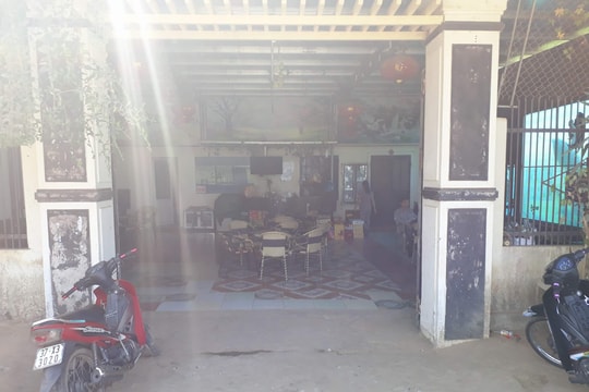 Đánh chết khách uống cà phê vì bị pha đèn vào mặt