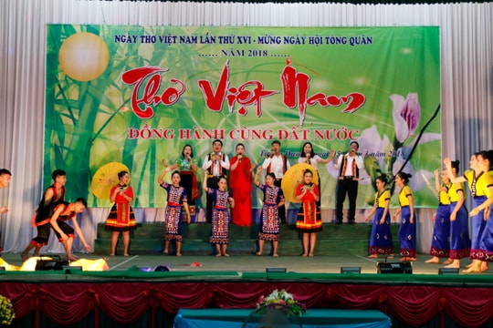 Lắng đọng đêm thơ trước ngày hội tòng quân 