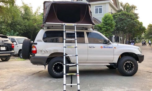 Dân chơi xe Việt bỏ 60 triệu gắn lều ngủ trên nóc ôtô