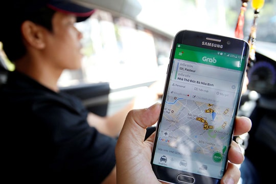 Ai quản lý tài xế Grab, Uber?