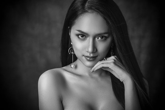 Hương Giang dẫn đầu bình chọn Hoa hậu Chuyển giới Quốc tế 2018